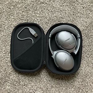 Bose QuietComfort 35 II Noise Cancelling Wireless Bluetooth Headphones